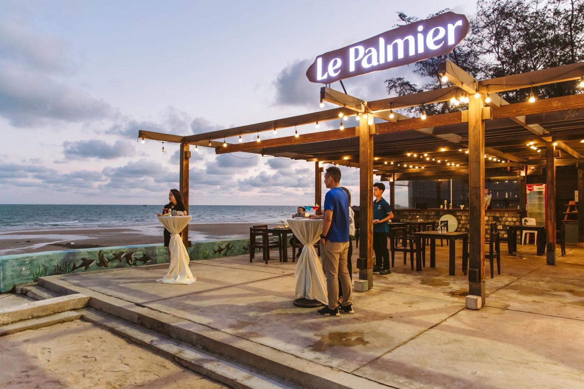 Le Palmier Ho Tram Resort Exteriör bild